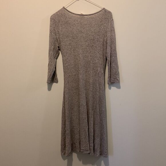 Caution to the Wind - Long-sleeve Grey Heather Midi Dressβββ - Picture 2 of 3